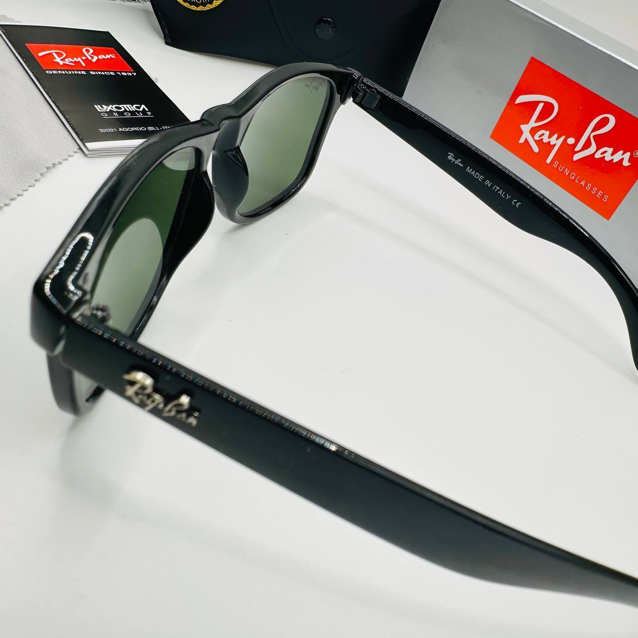 RA BAN Sunglasses with Box and paperwork to2006