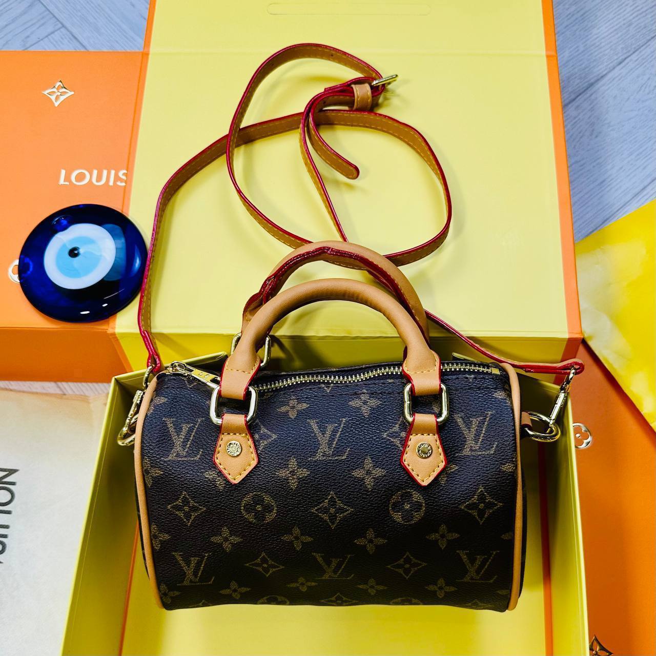 LV LEATHER LADIES HAND BAG WIHT BOX to2006