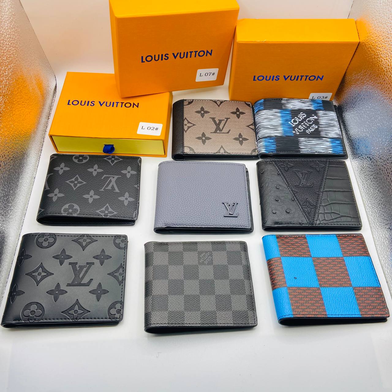 LVe WALLETS BOXED to3108