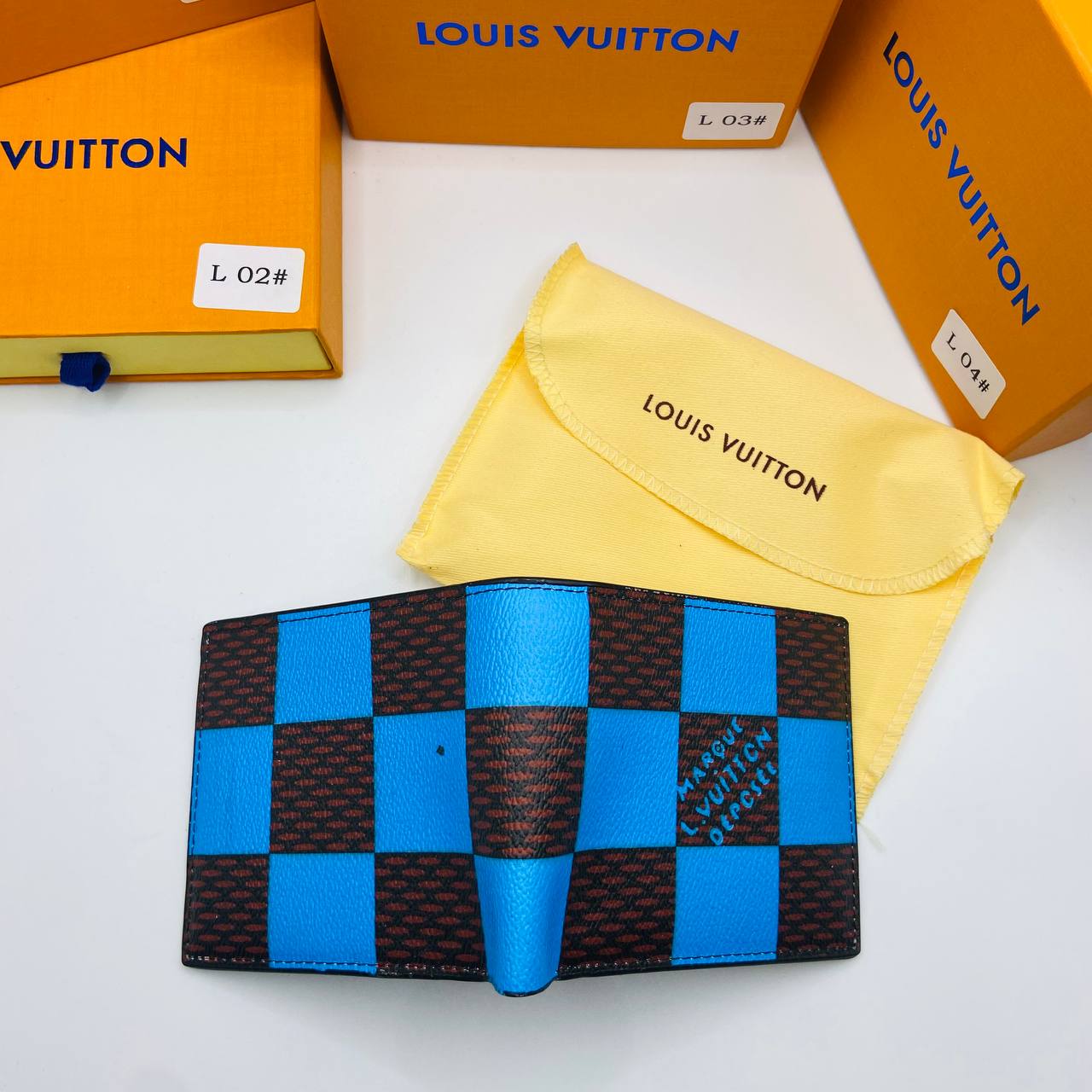 LVe WALLETS BOXED to3108