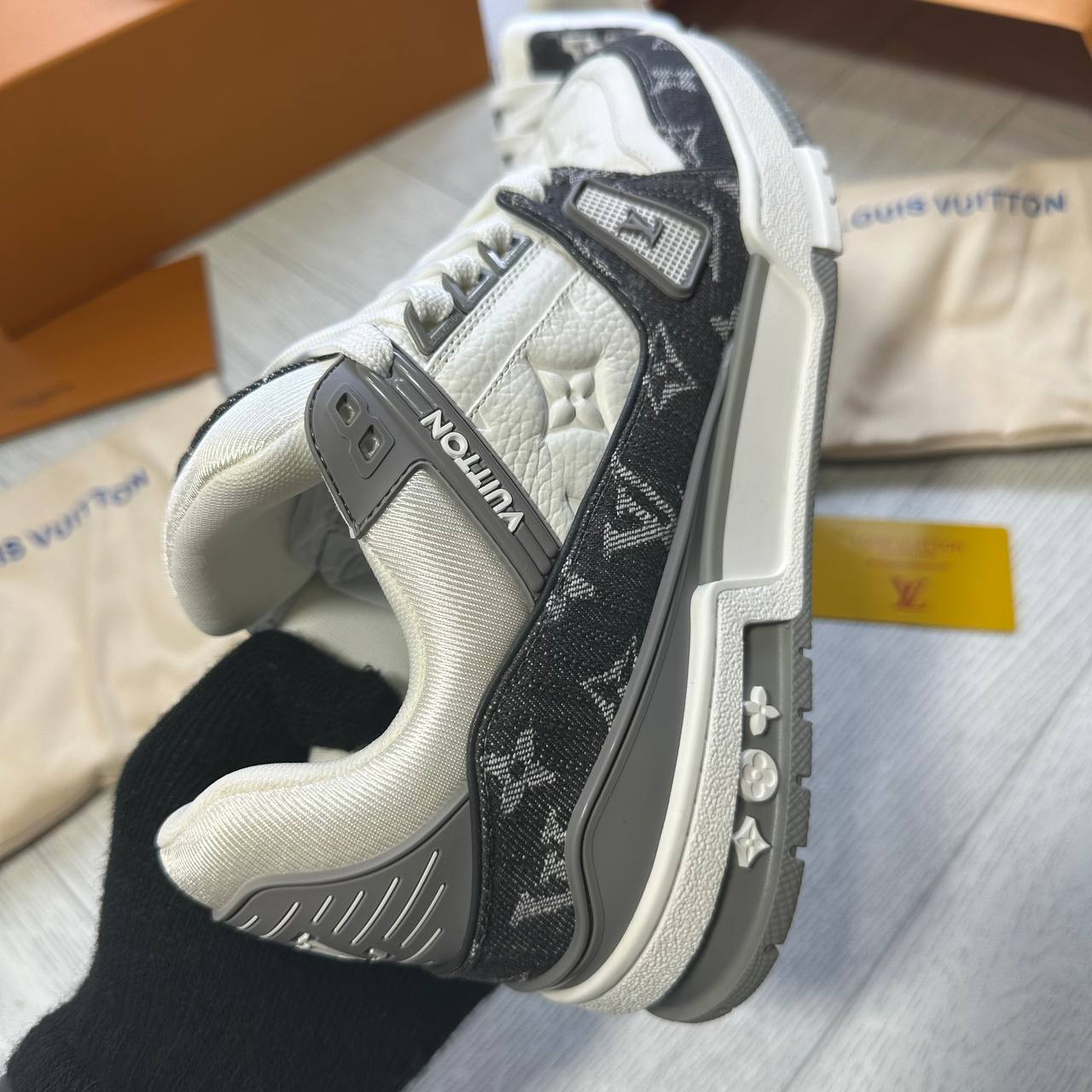 SUPERCLO  QUALITY LVe SHOES to3108
