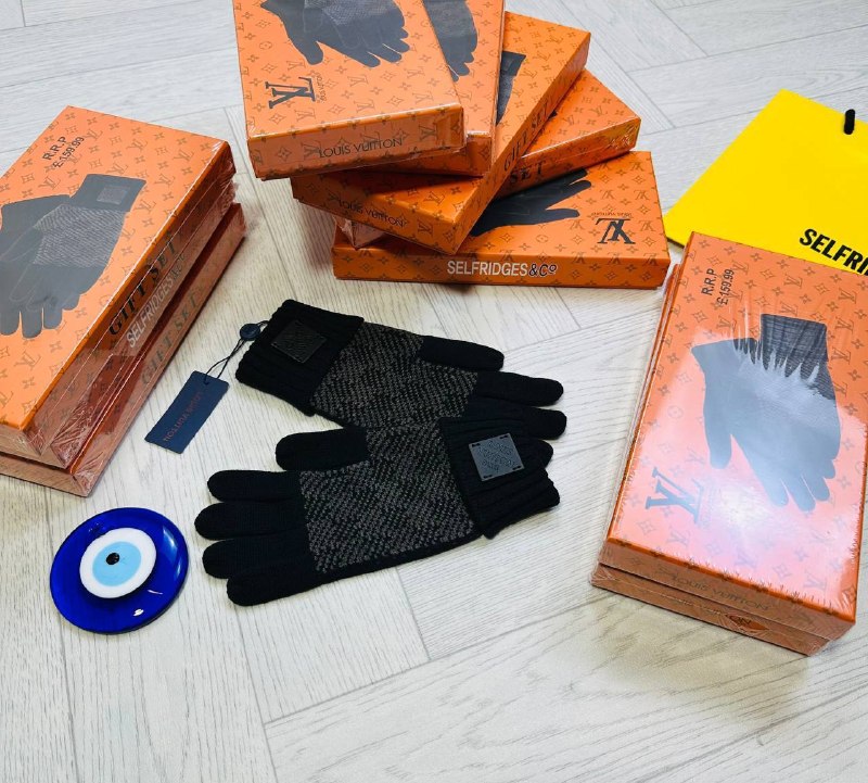 LV Gloves to2006