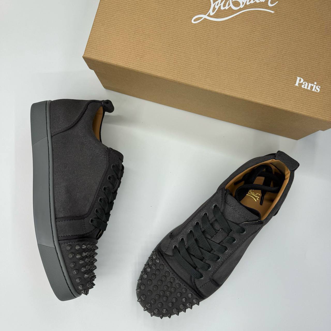 Loubuto trainers with box dust bag sa0209