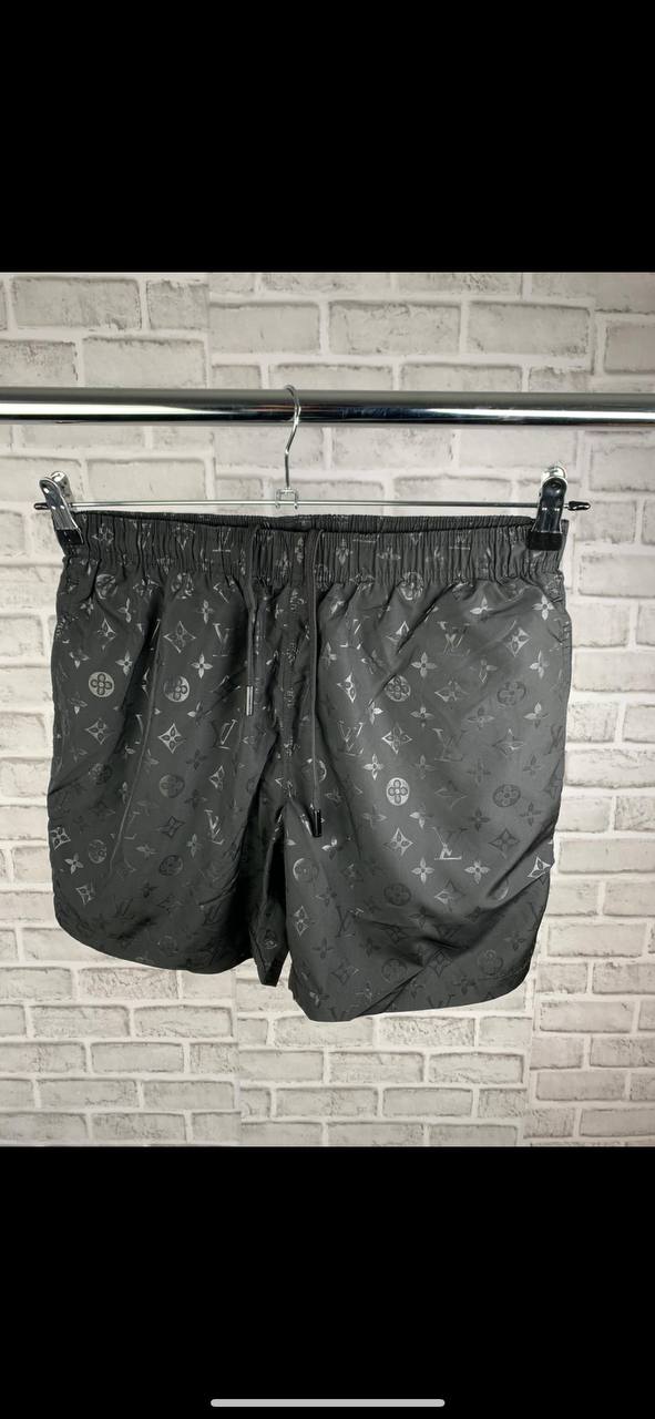 LV shorts aj3005