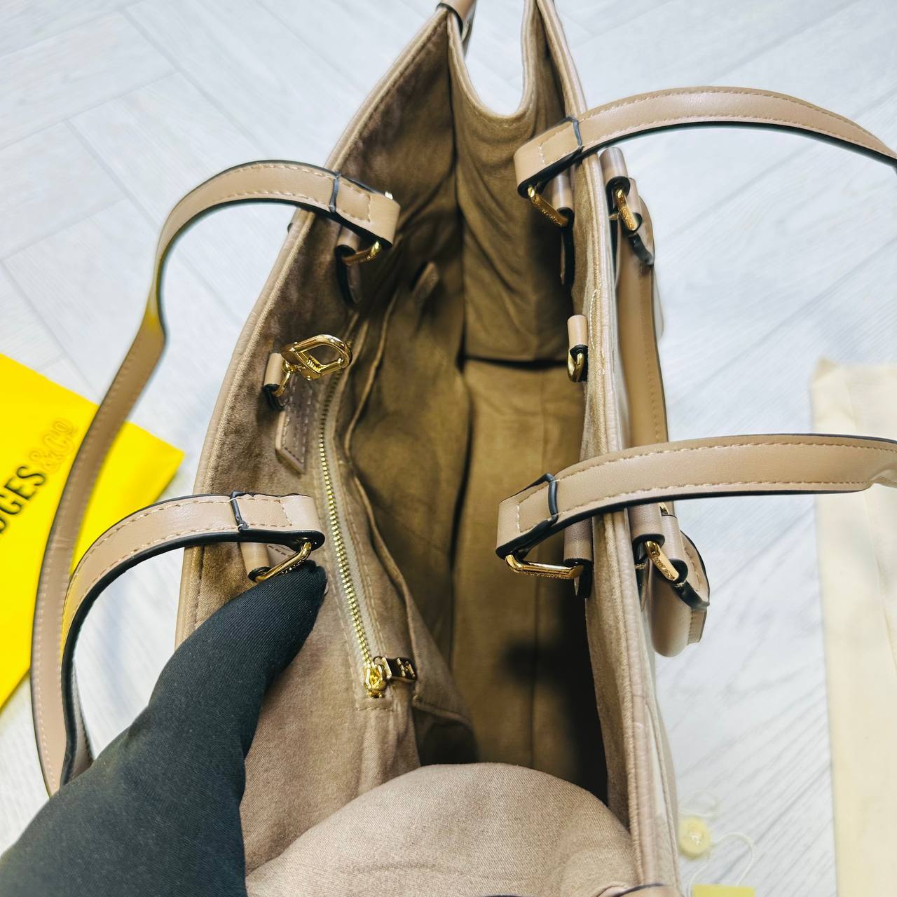 COLNE QUALITY LVE BAG WHIT DUST BAG to1012