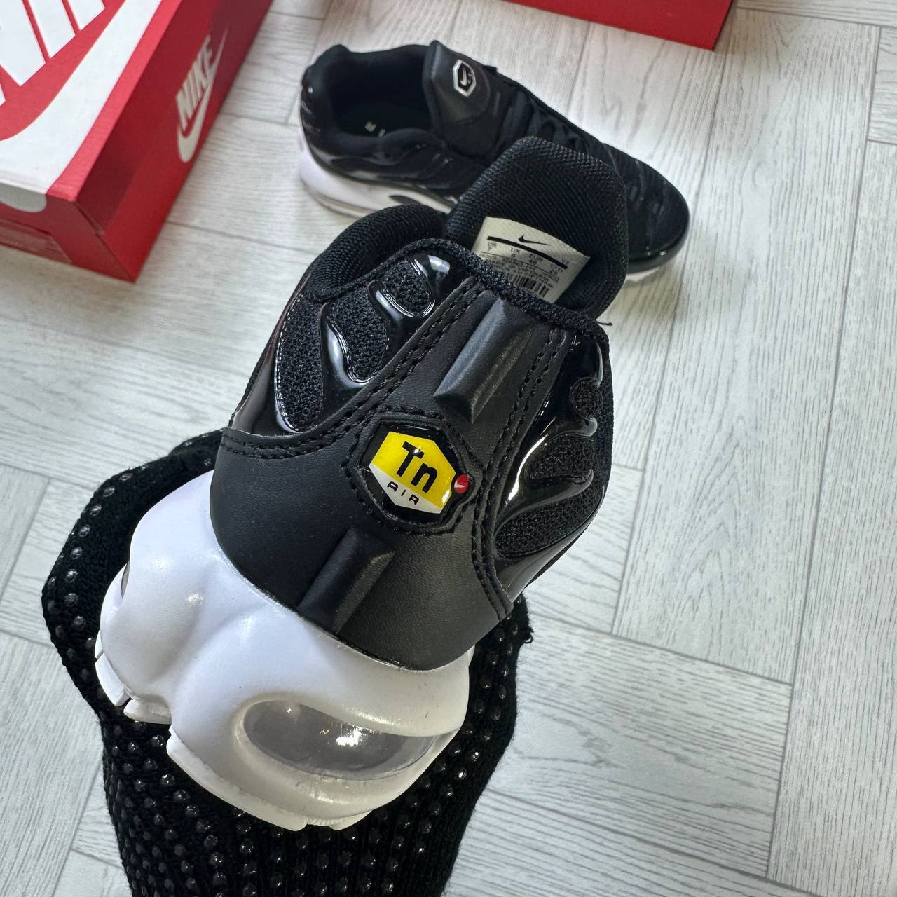 💥NIK AIR MAX 95 SHOES SIZES    MENTIONED ON THE PHOTO to1012