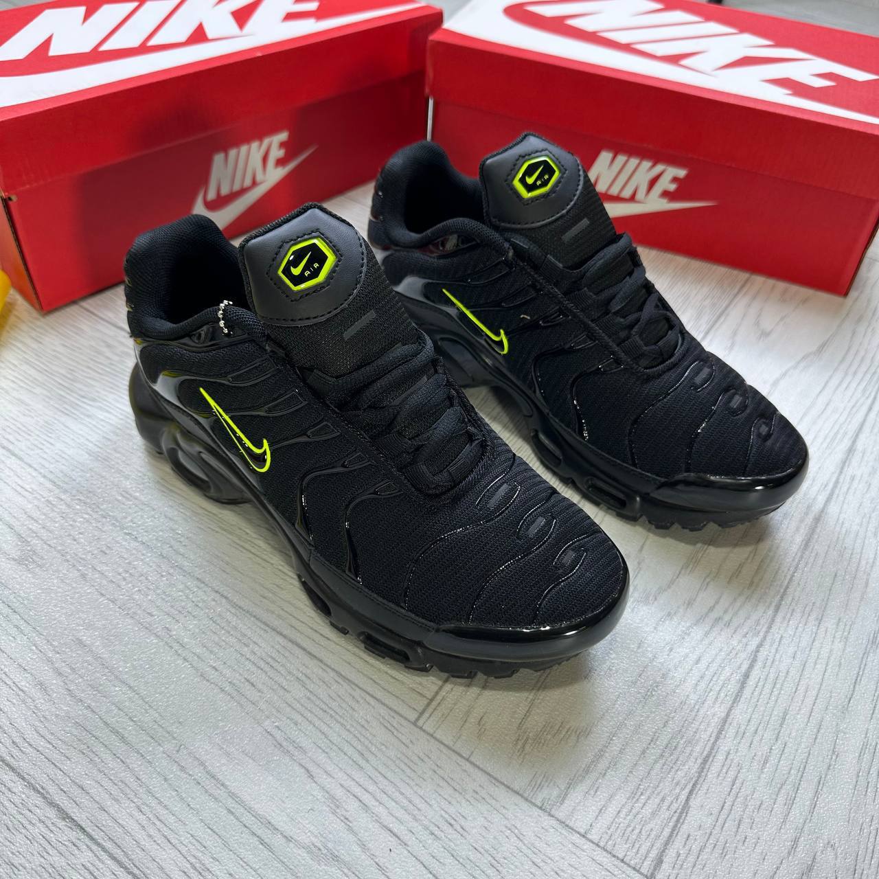 💥NIK AIR MAX 95 SHOES SIZES    MENTIONED ON THE PHOTO to1012