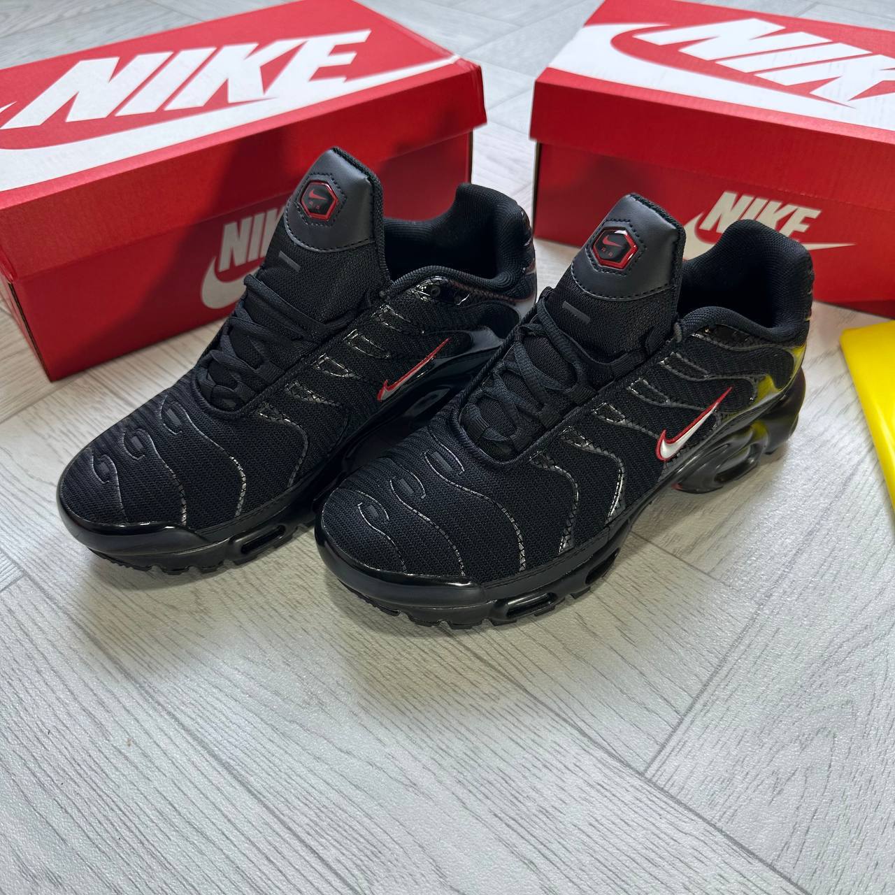 💥NIK AIR MAX 95 SHOES SIZES    MENTIONED ON THE PHOTO to1012