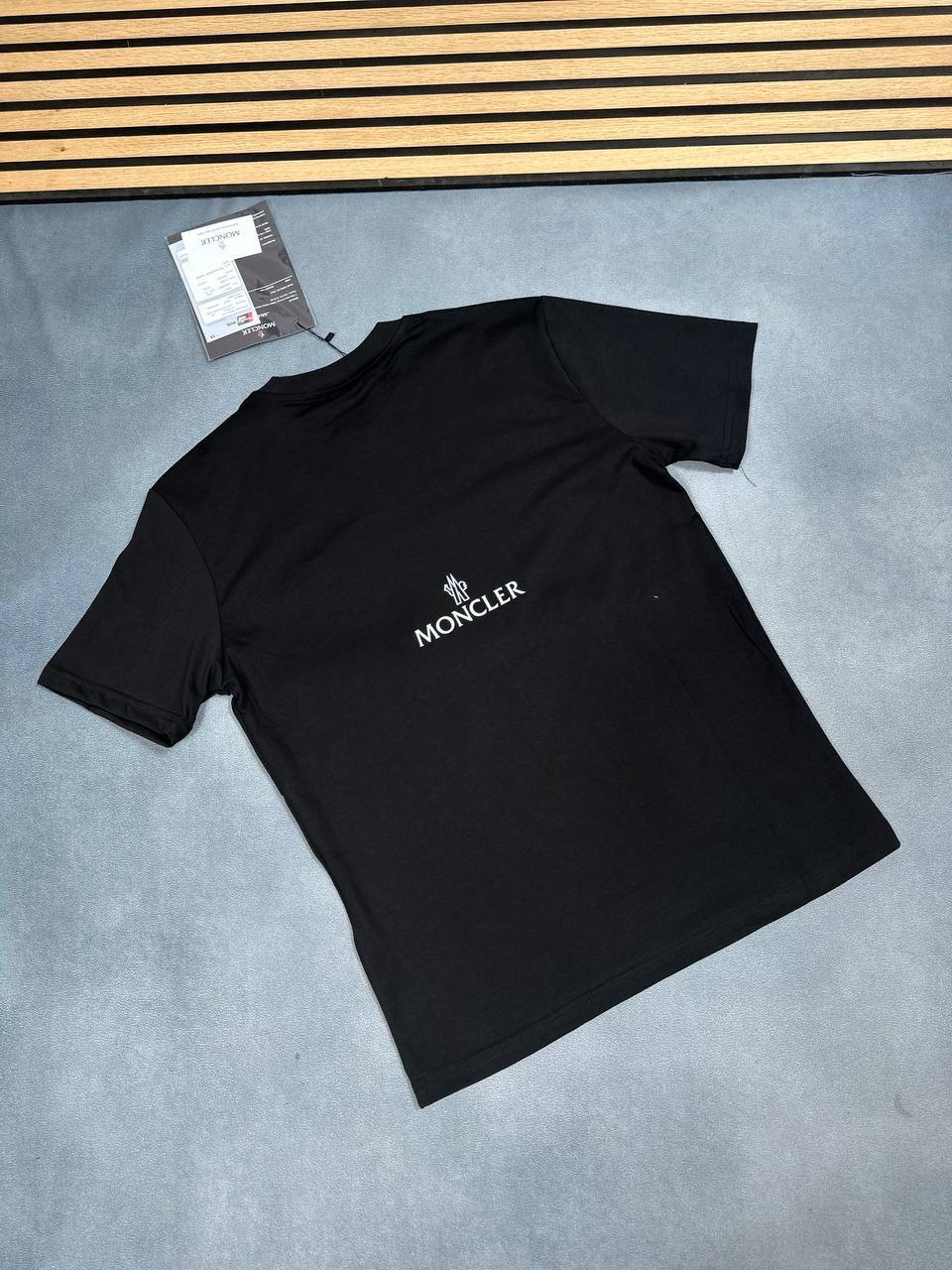 MONCLE TEE or shorts am3105