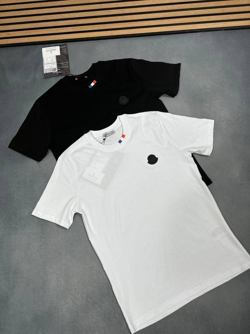 MONCLE TEE or shorts am3105
