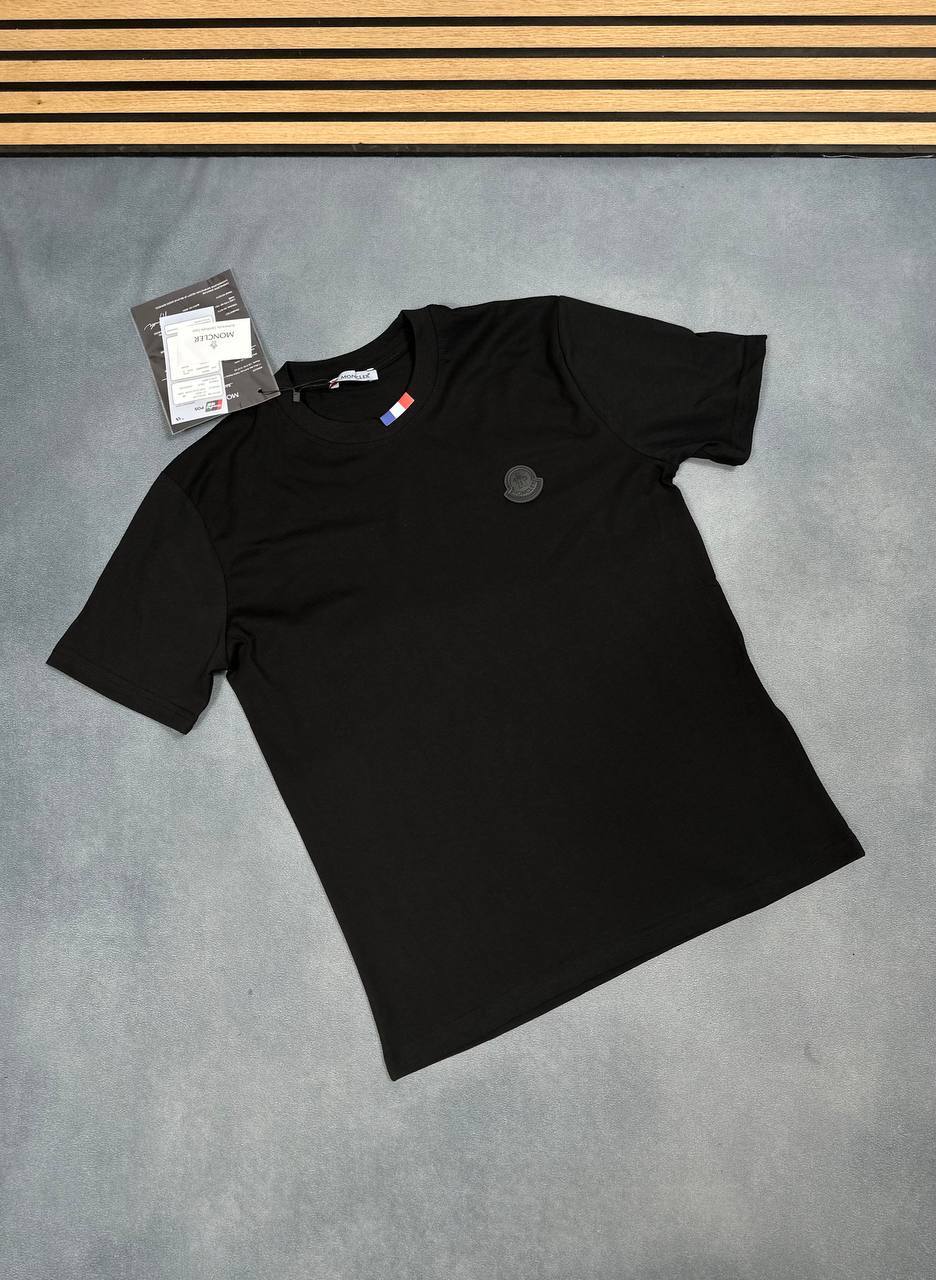 MONCLE TEE or shorts am3105