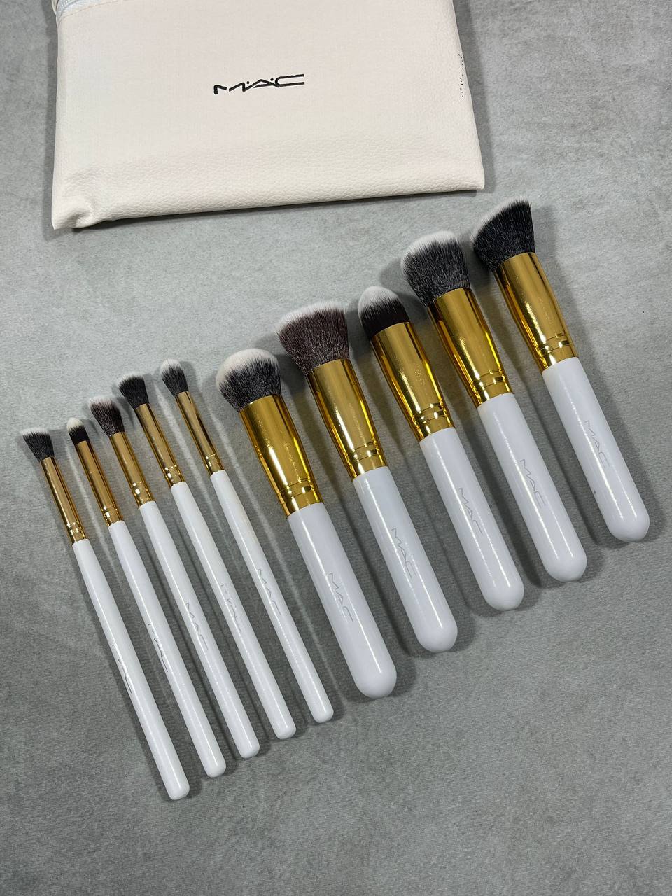 MAC BRUSHES 10 Piece MAC Brushes Come  With MAC Pauch Price su0409