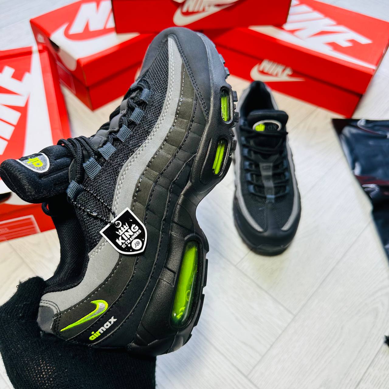 NIK AIR MAX 95 SHOES to0409