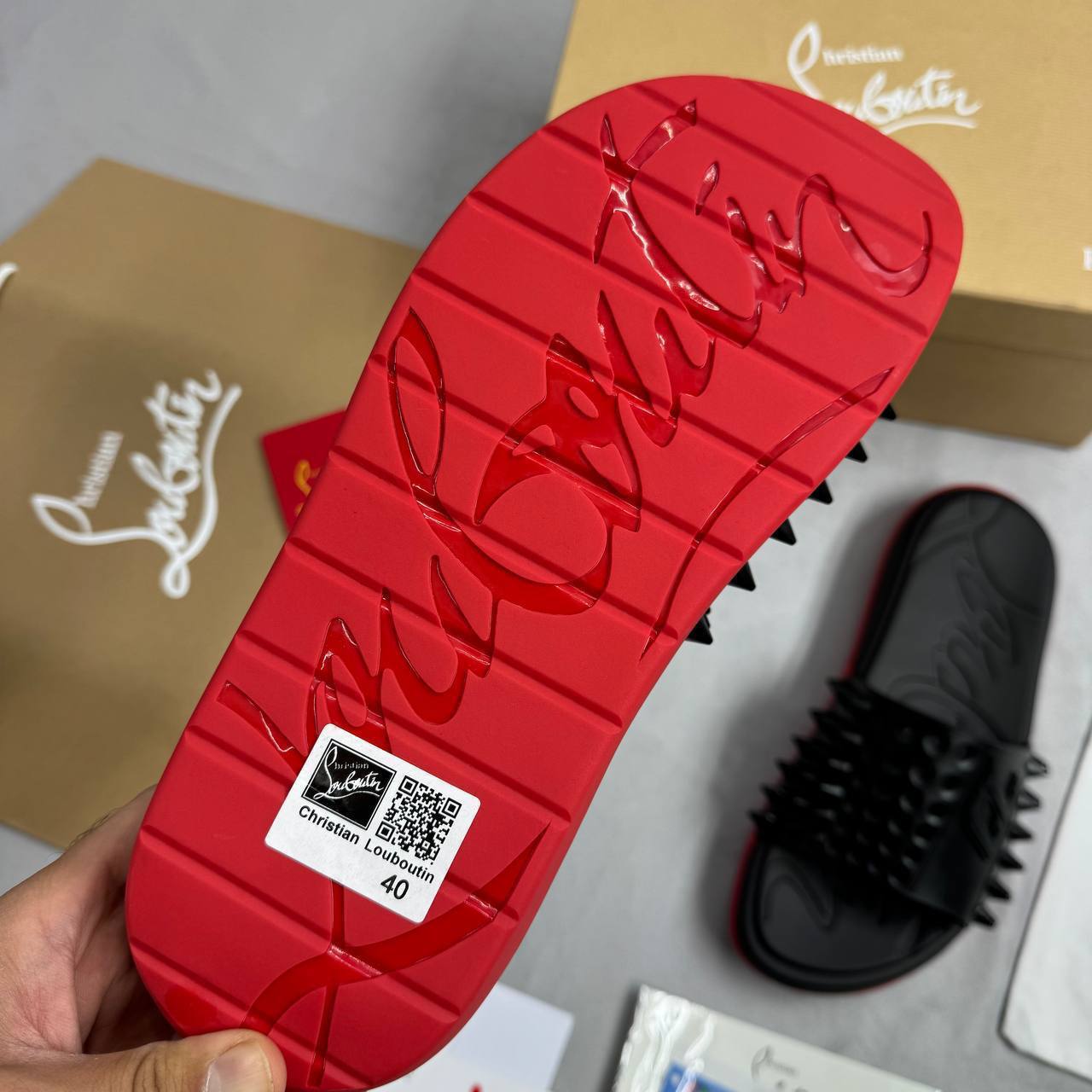 Louboutone sliders clo quality with all packaging size 8/10/11/12 UK.  Sa1212