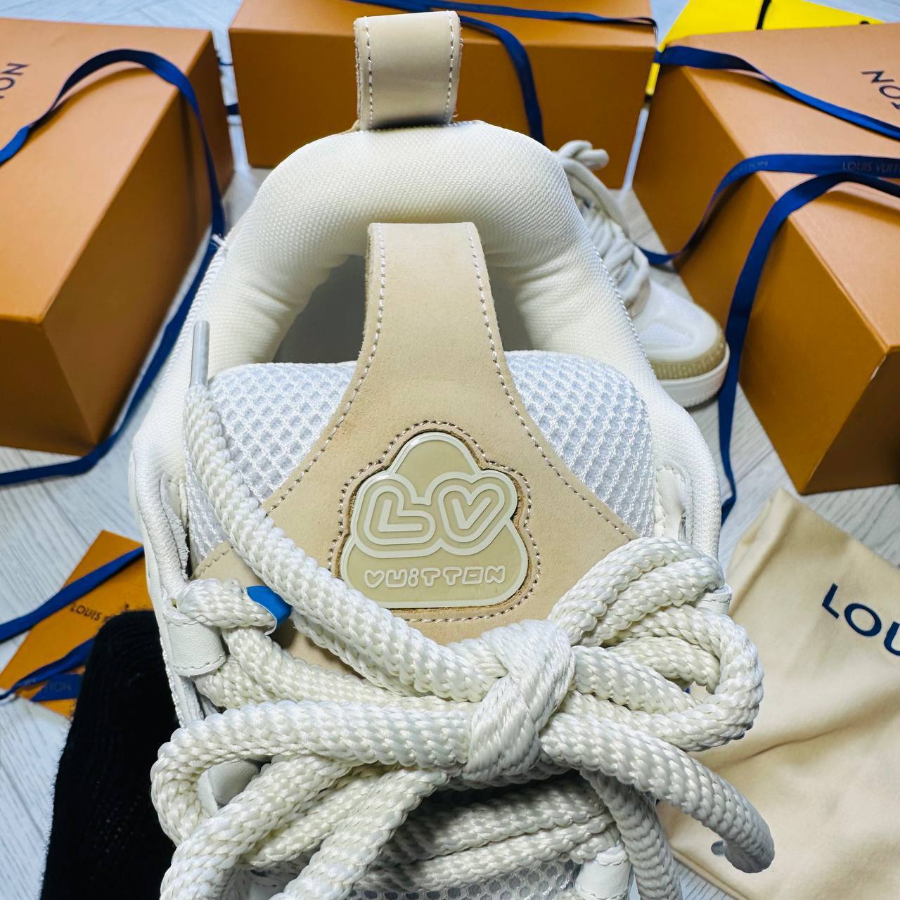 SUPERCLO QUALITY LVE SHOES to1212