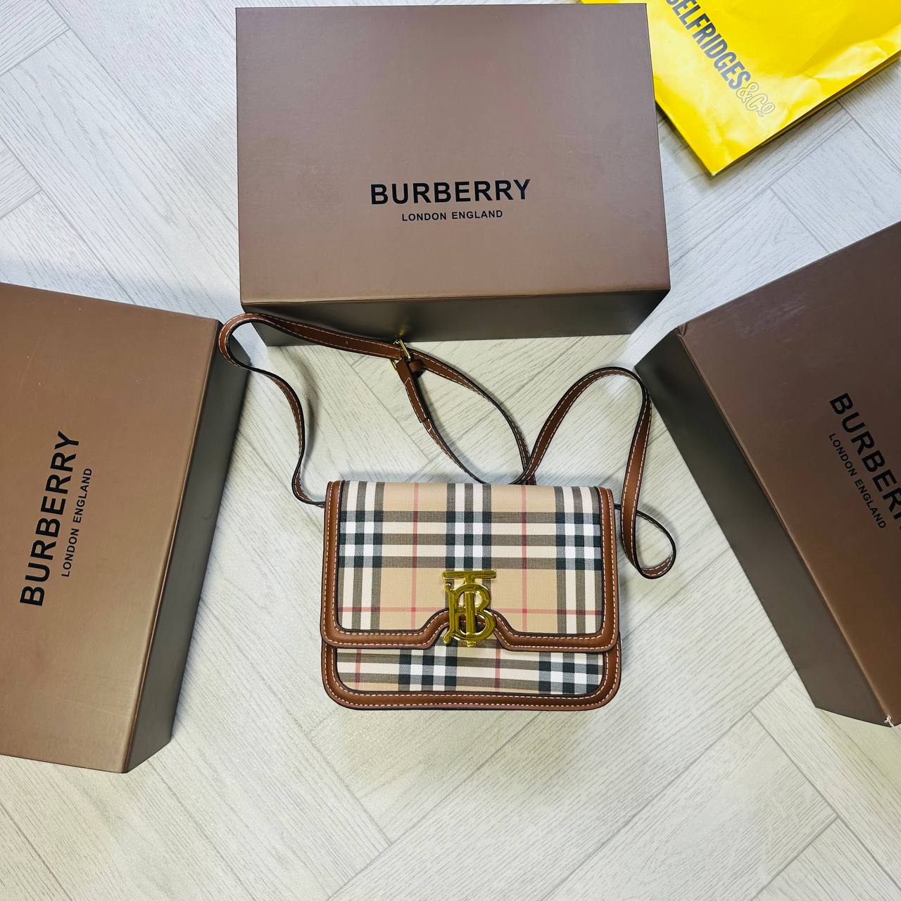 BURBERY BAG WITH BOX to0709
