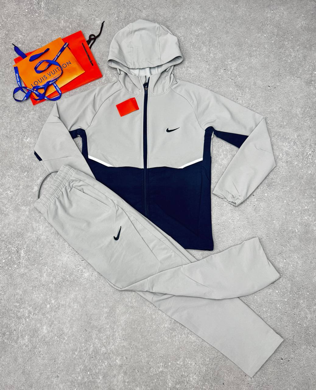 Nik tracksuits na0709