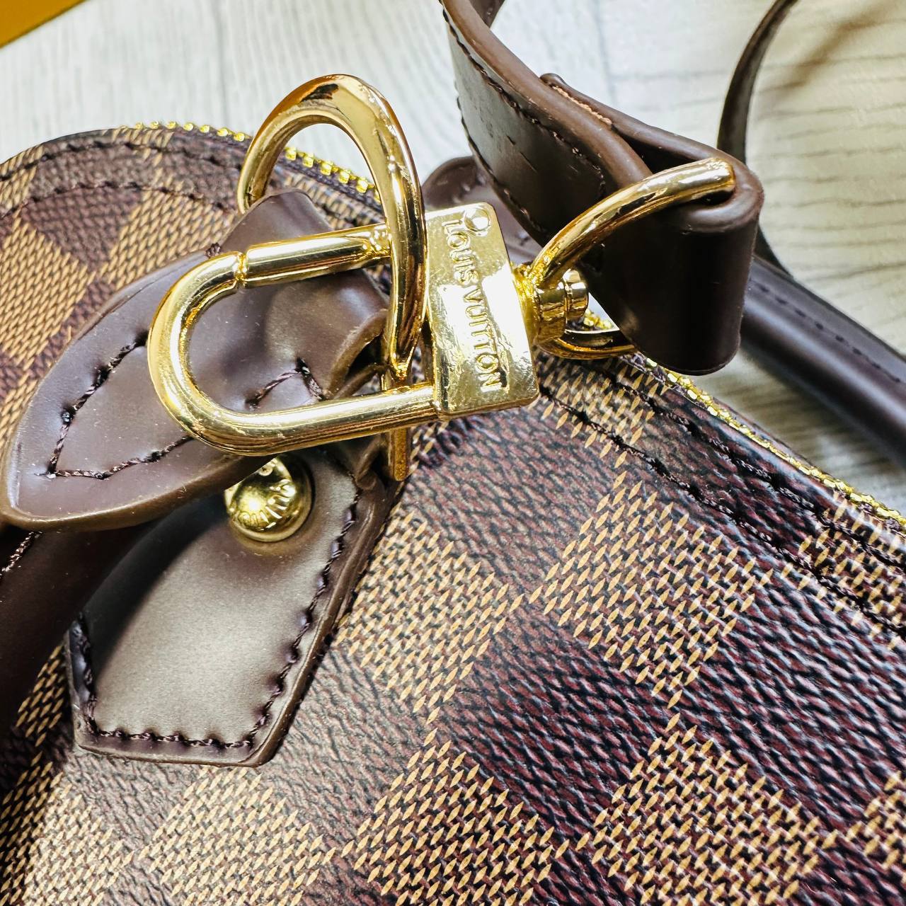 COL QUALITY LVE LADIES BAG WHIT BOX to1812