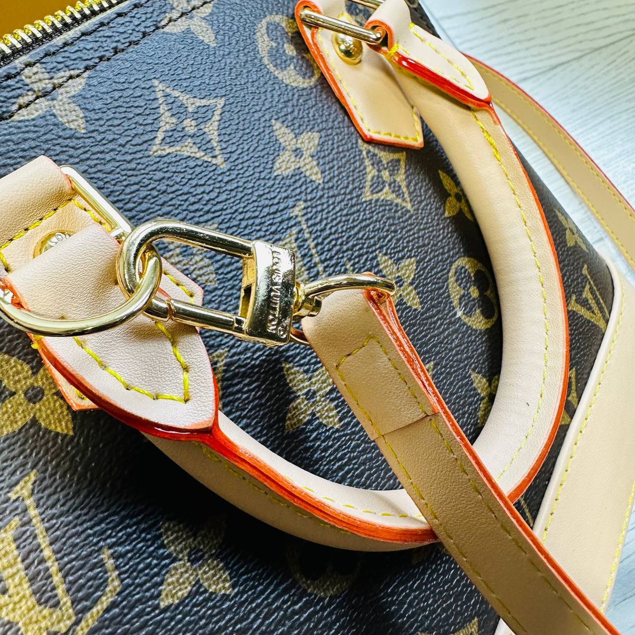 COL QUALITY LVE LADIES BAG WHIT BOX to1812