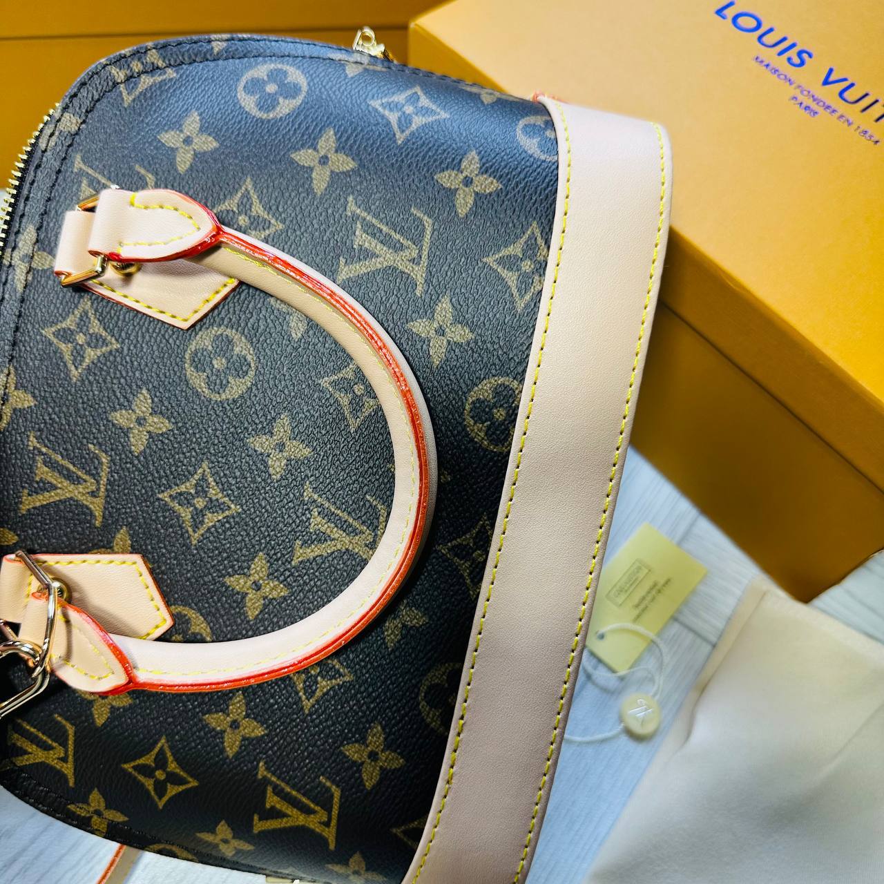 COL QUALITY LVE LADIES BAG WHIT BOX to1812