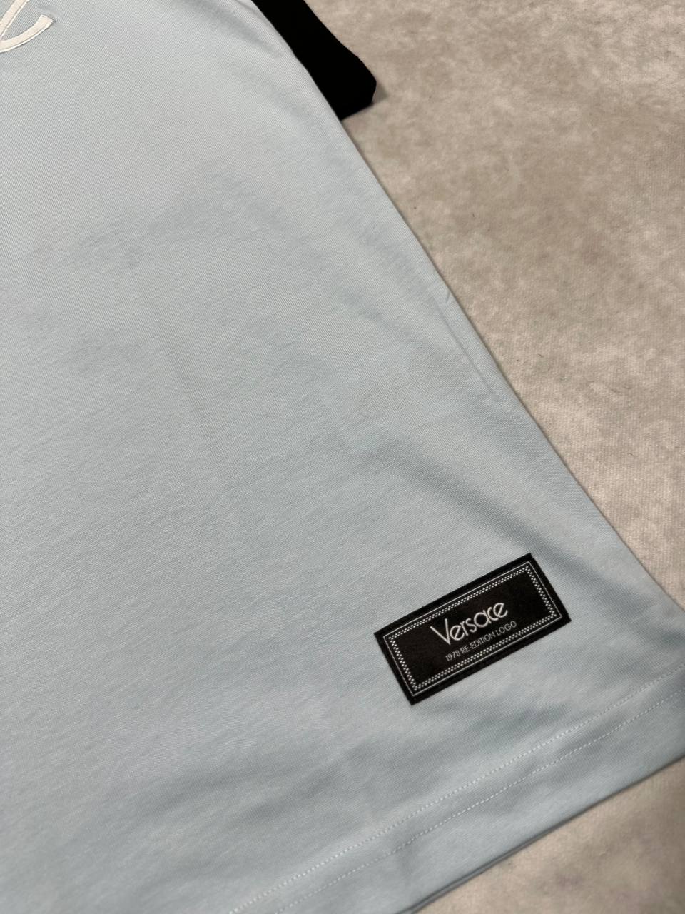 SUPER CLO VERSA TEE am1009