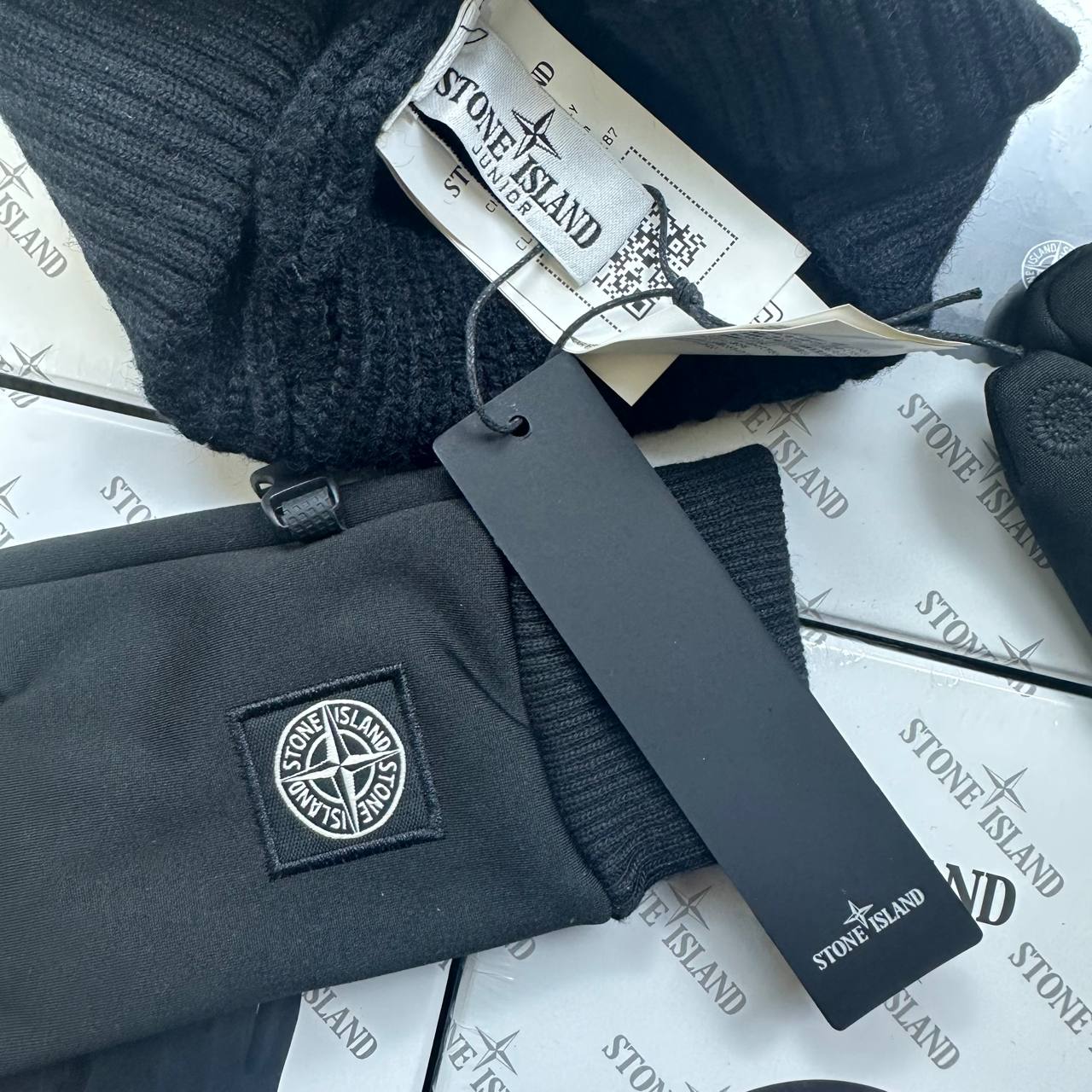 STON ISLAND HAD AND GlOVES 🧤 SET to1812