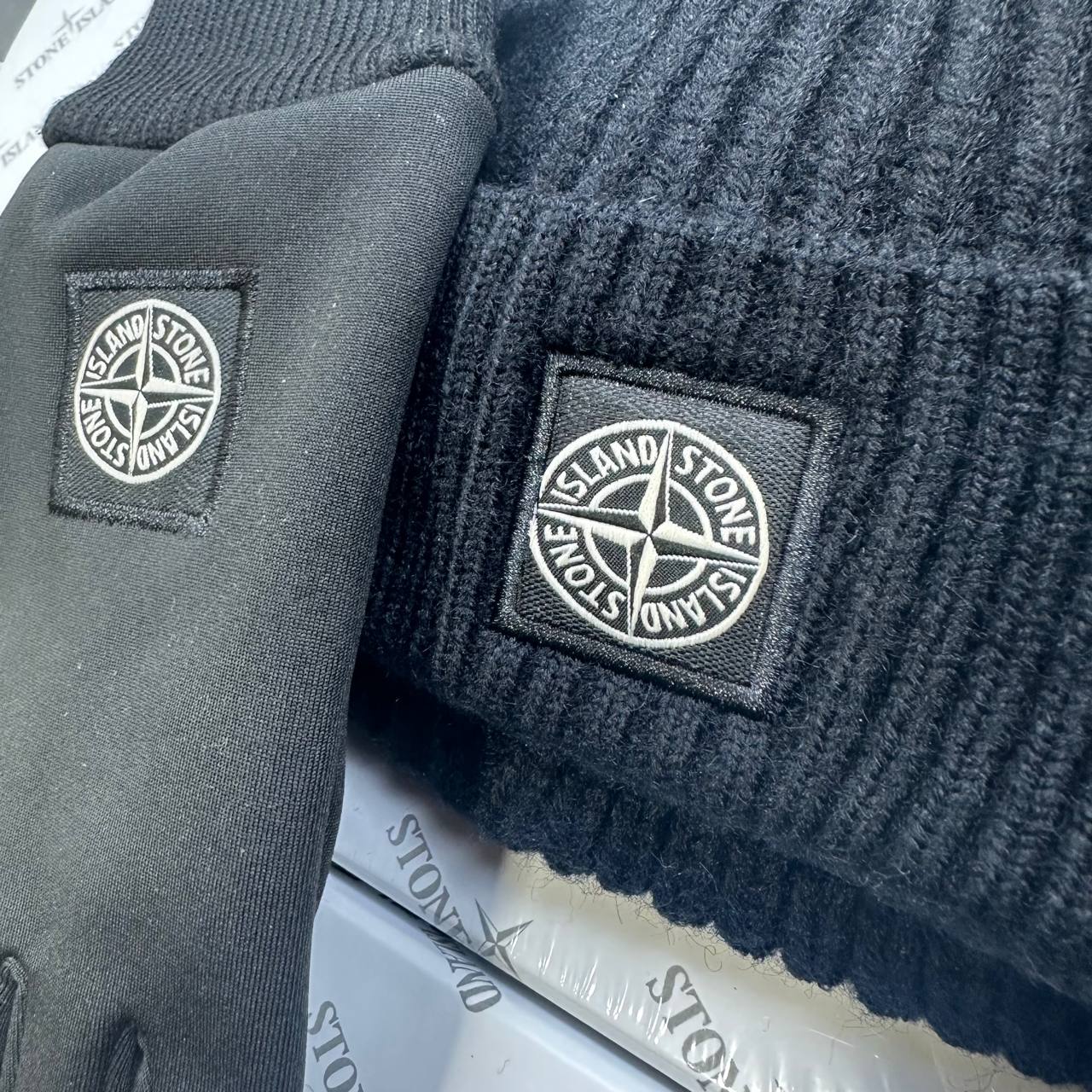 STON ISLAND HAD AND GlOVES 🧤 SET to1812