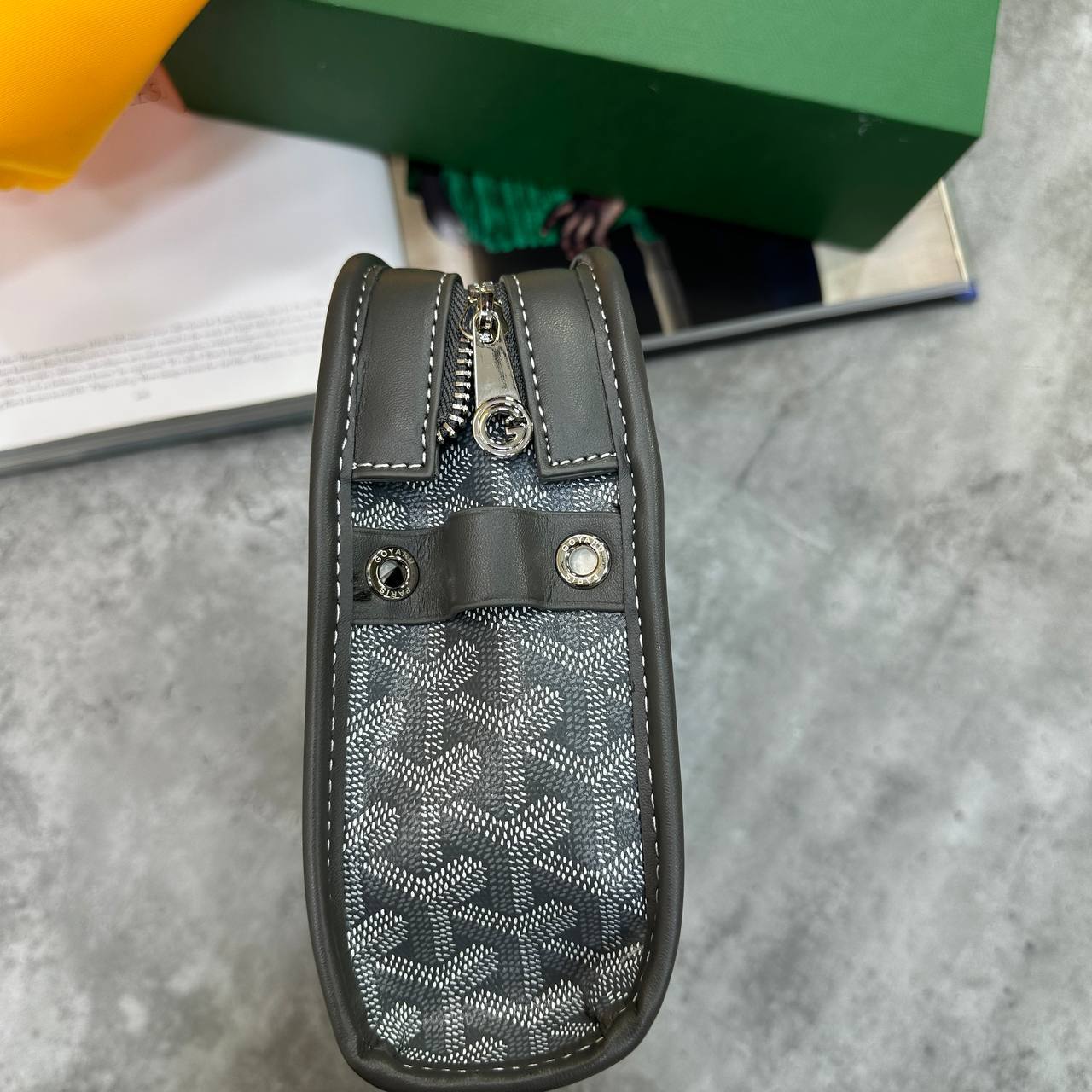 Superclo quality  Goyare man bags come with full packing ha1812