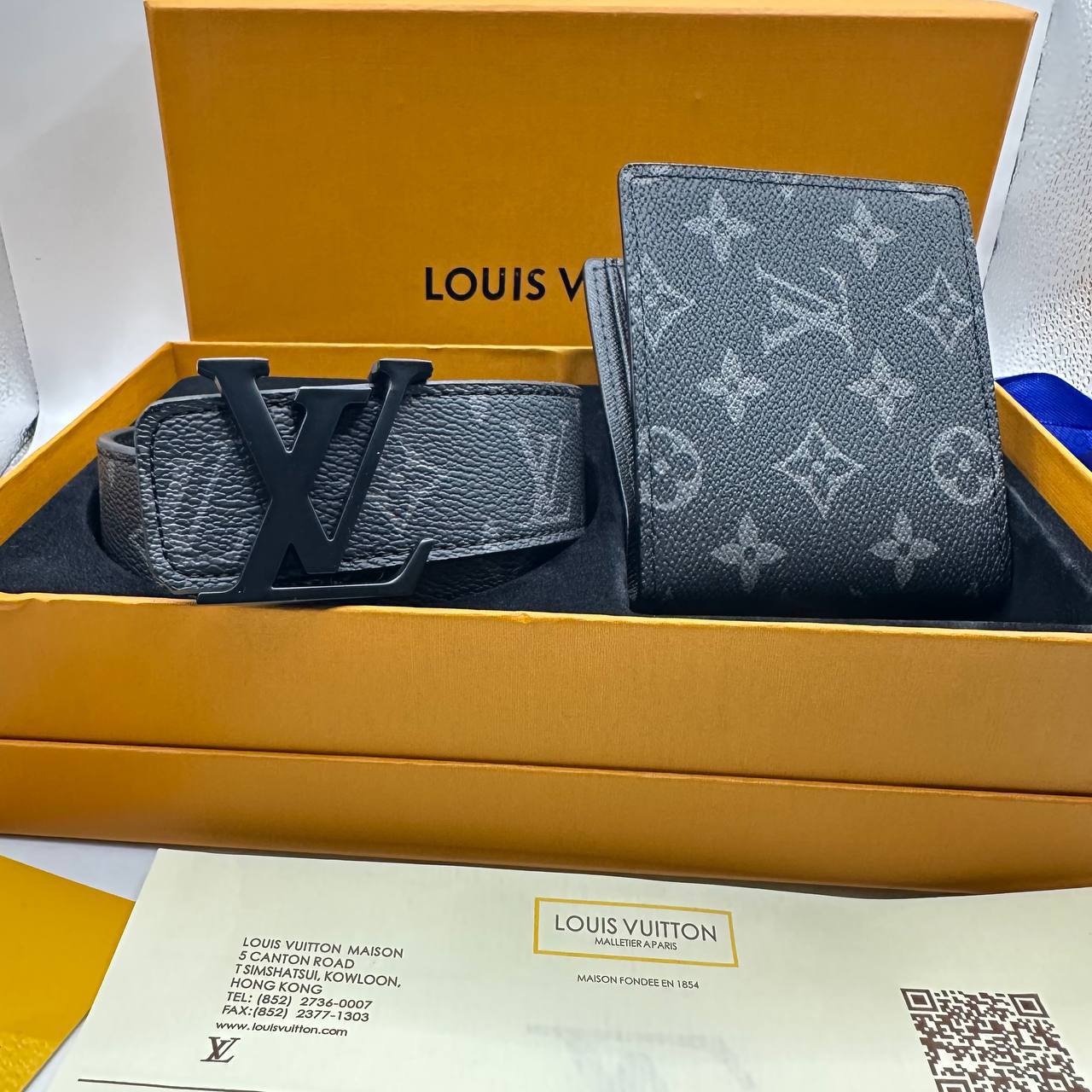 LVe BELT AND WALLET SET COMES WITH BOX & PAPERWORK to1809