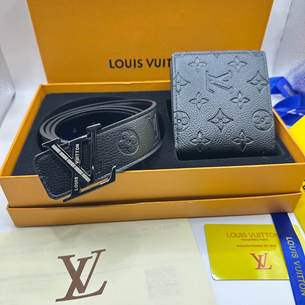 LVe BELT AND WALLET SET COMES WITH BOX & PAPERWORK to1809