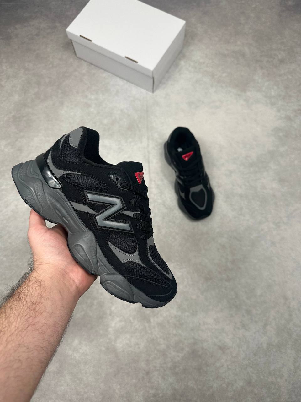 WOMENS NEW BALANC TRAINERS am2412