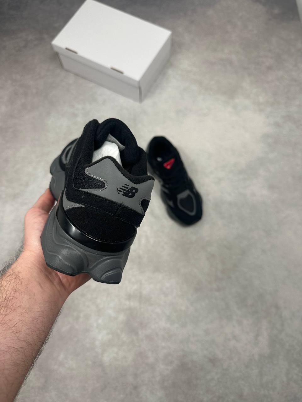 WOMENS NEW BALANC TRAINERS am2412