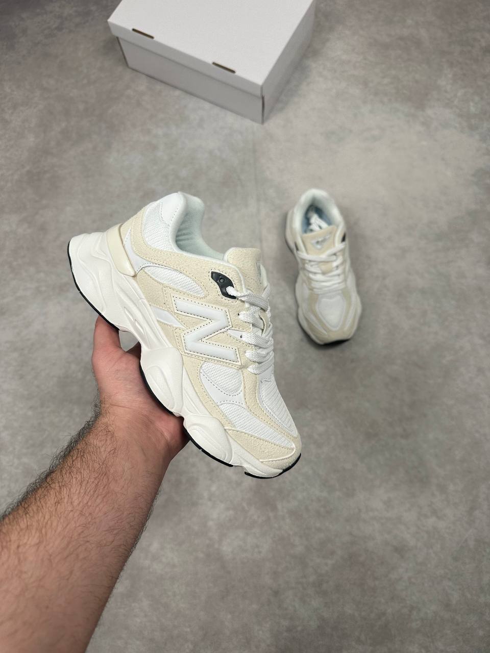 WOMENS NEW BALANC TRAINERS am2412