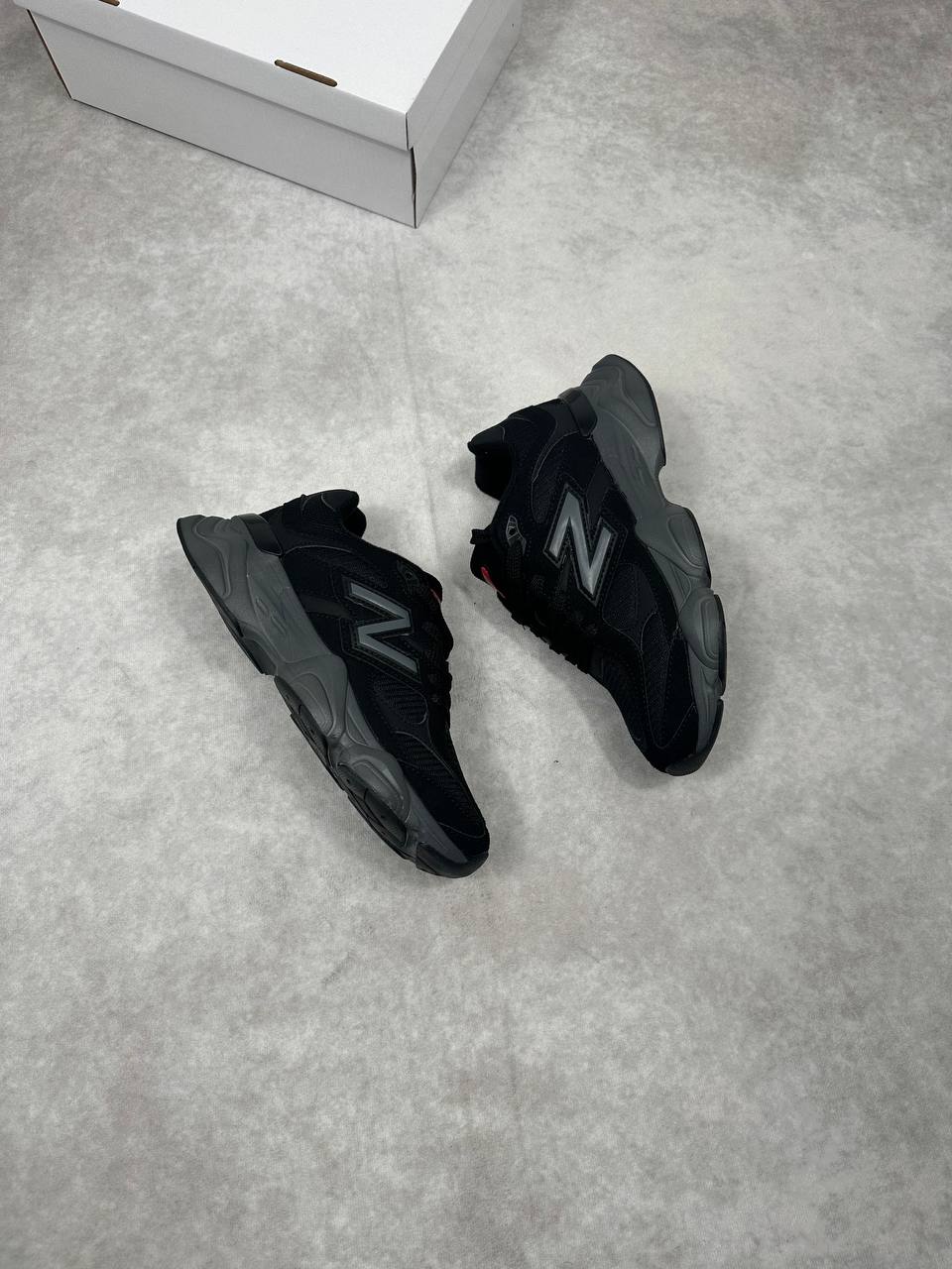 WOMENS NEW BALANC TRAINERS am2412