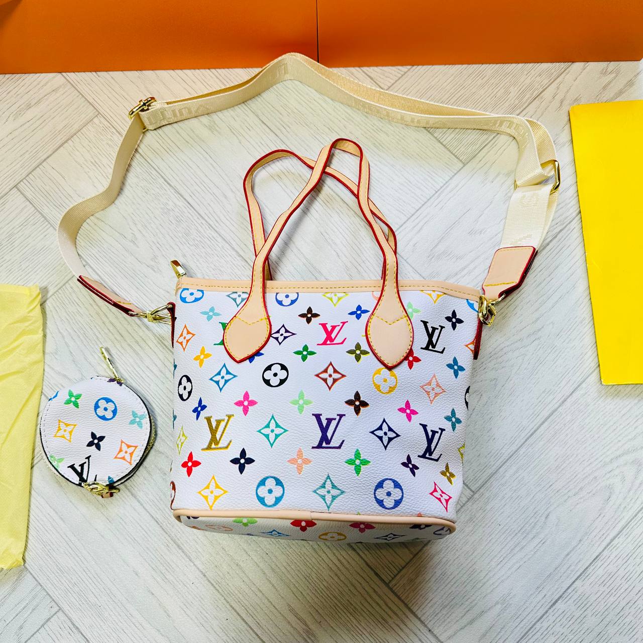 🎄🎄🎄🎄🎄🎄🎄🎄🎄 LVE bag 💼 WHIT BOX AND DUST BAG to2412