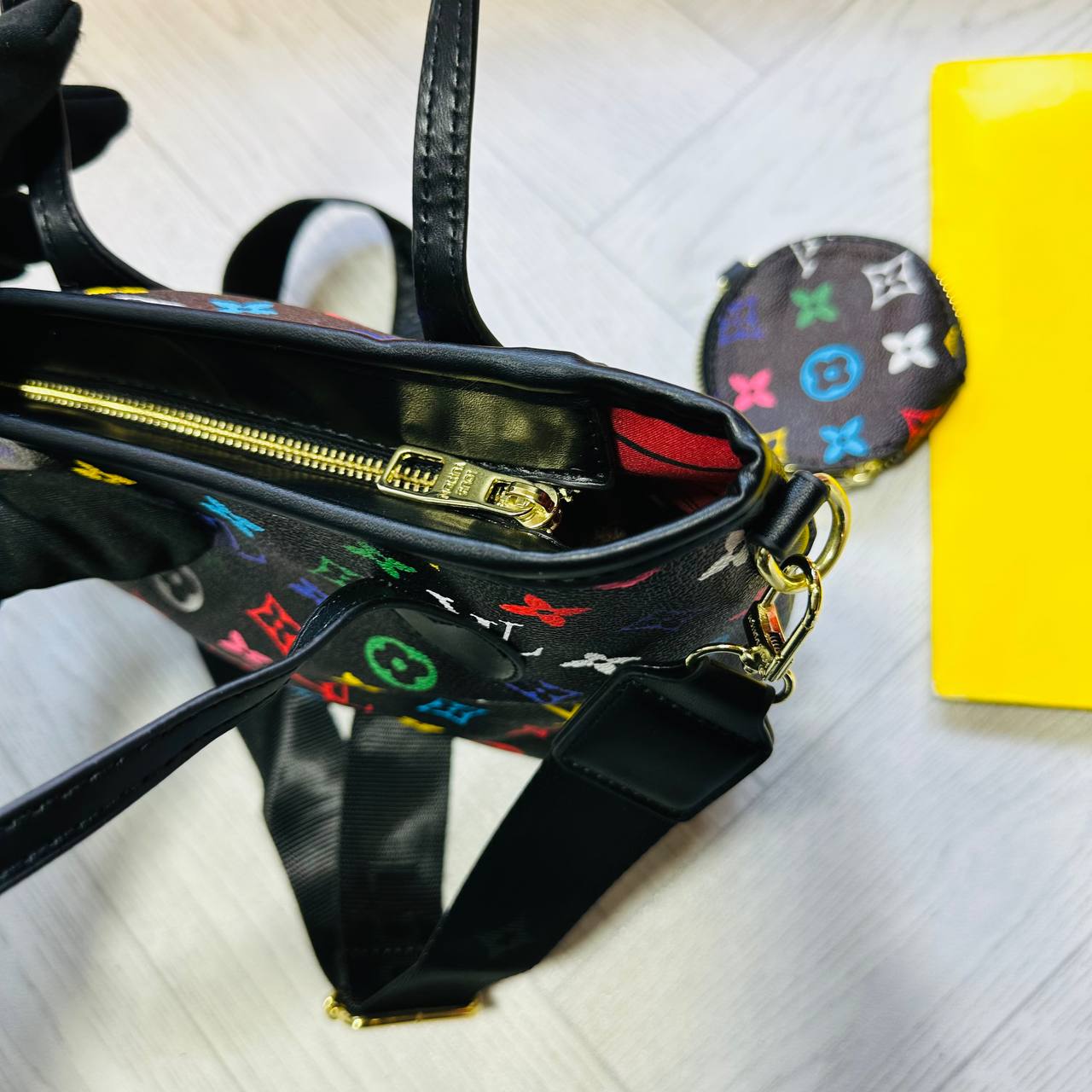 🎄🎄🎄🎄🎄🎄🎄🎄🎄 LVE bag 💼 WHIT BOX AND DUST BAG to2412