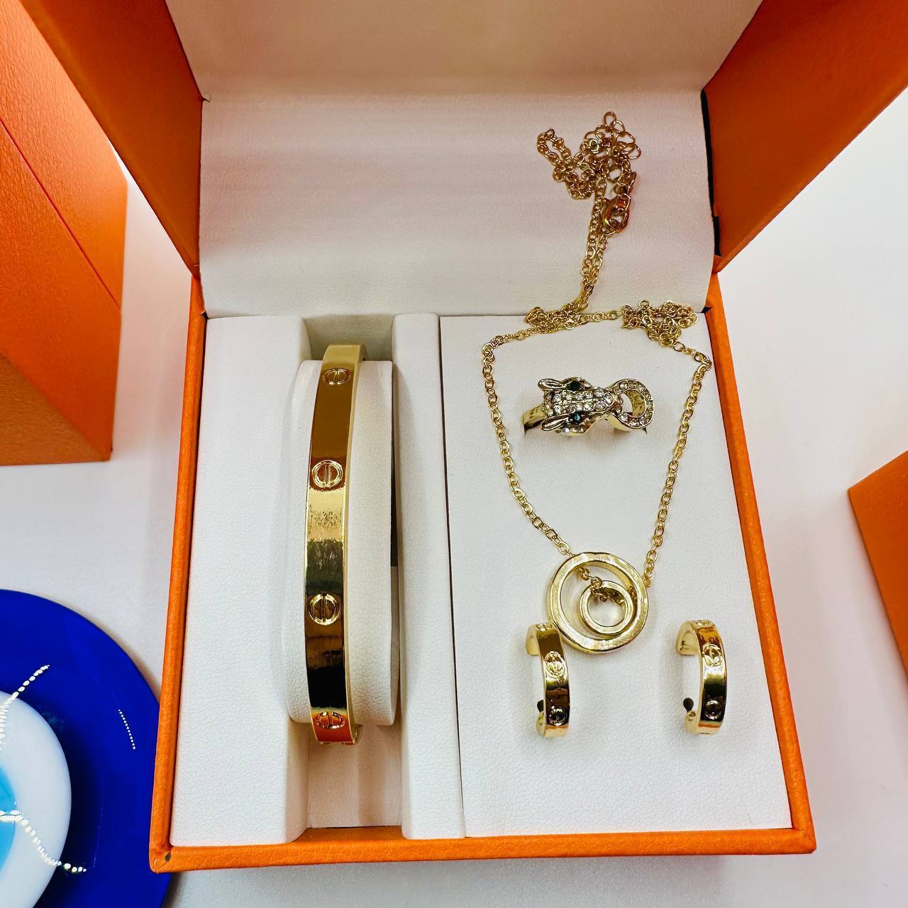 🎄🎄🎄🎄🎄🎄 Cartir bracelet necklace earring ring gift set available to2412