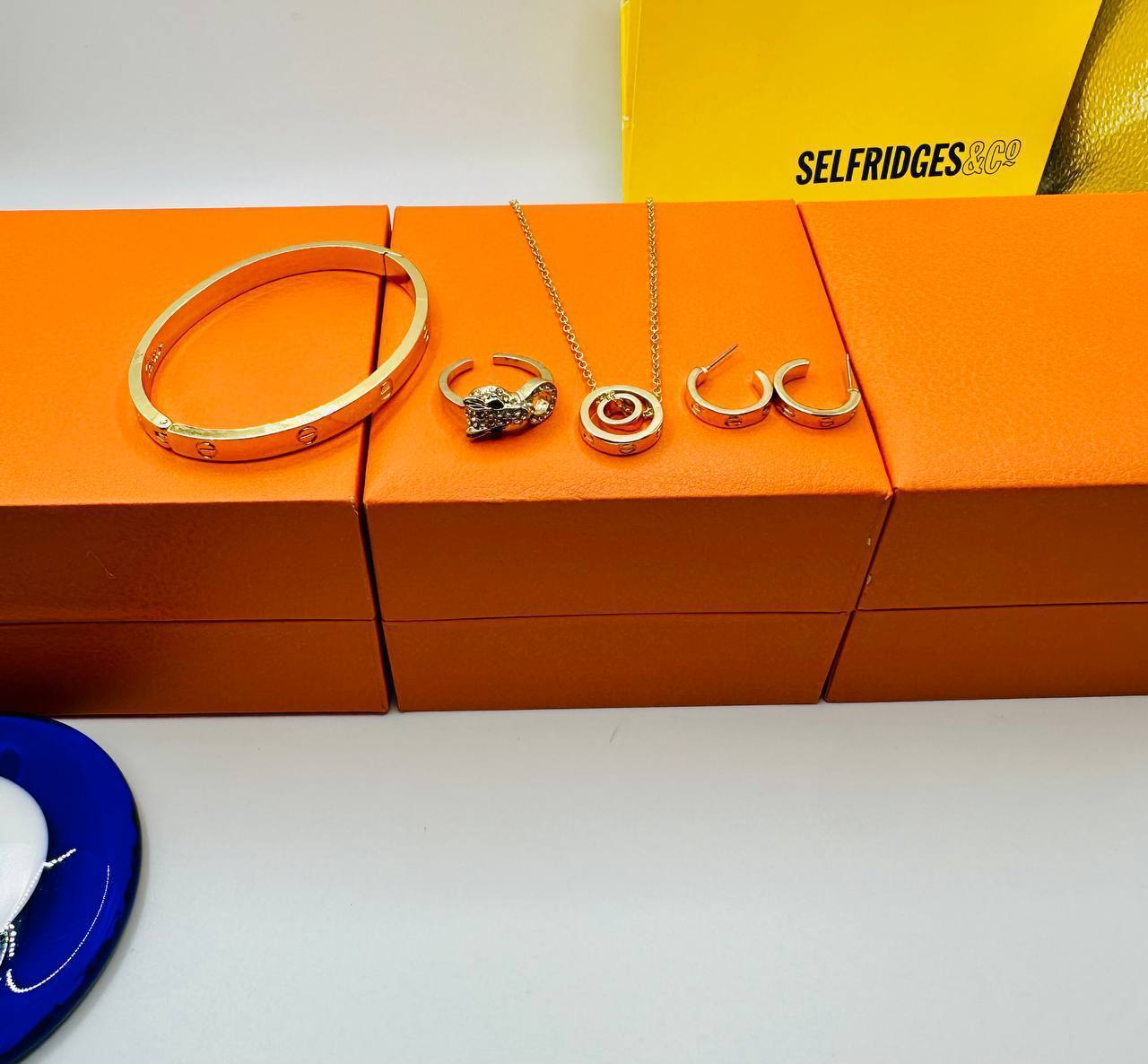 🎄🎄🎄🎄🎄🎄 Cartir bracelet necklace earring ring gift set available to2412