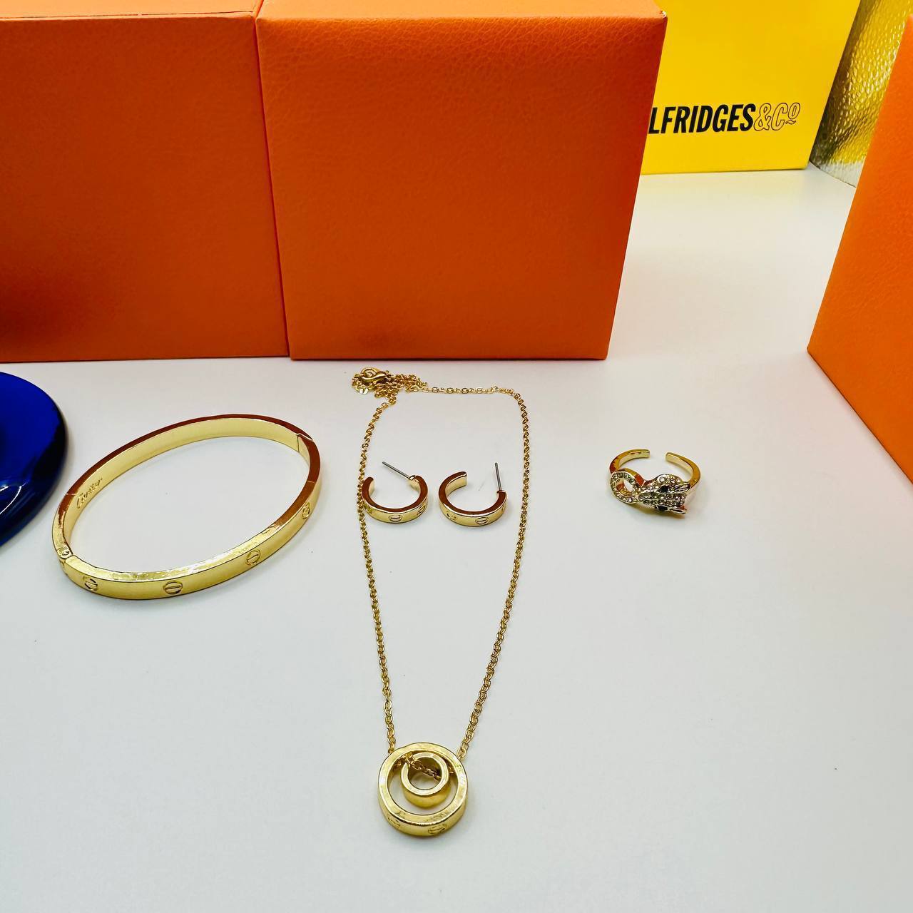 🎄🎄🎄🎄🎄🎄 Cartir bracelet necklace earring ring gift set available to2412