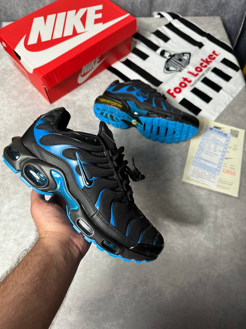 MENS NIK TNS COME WITH BOX ETC am1809