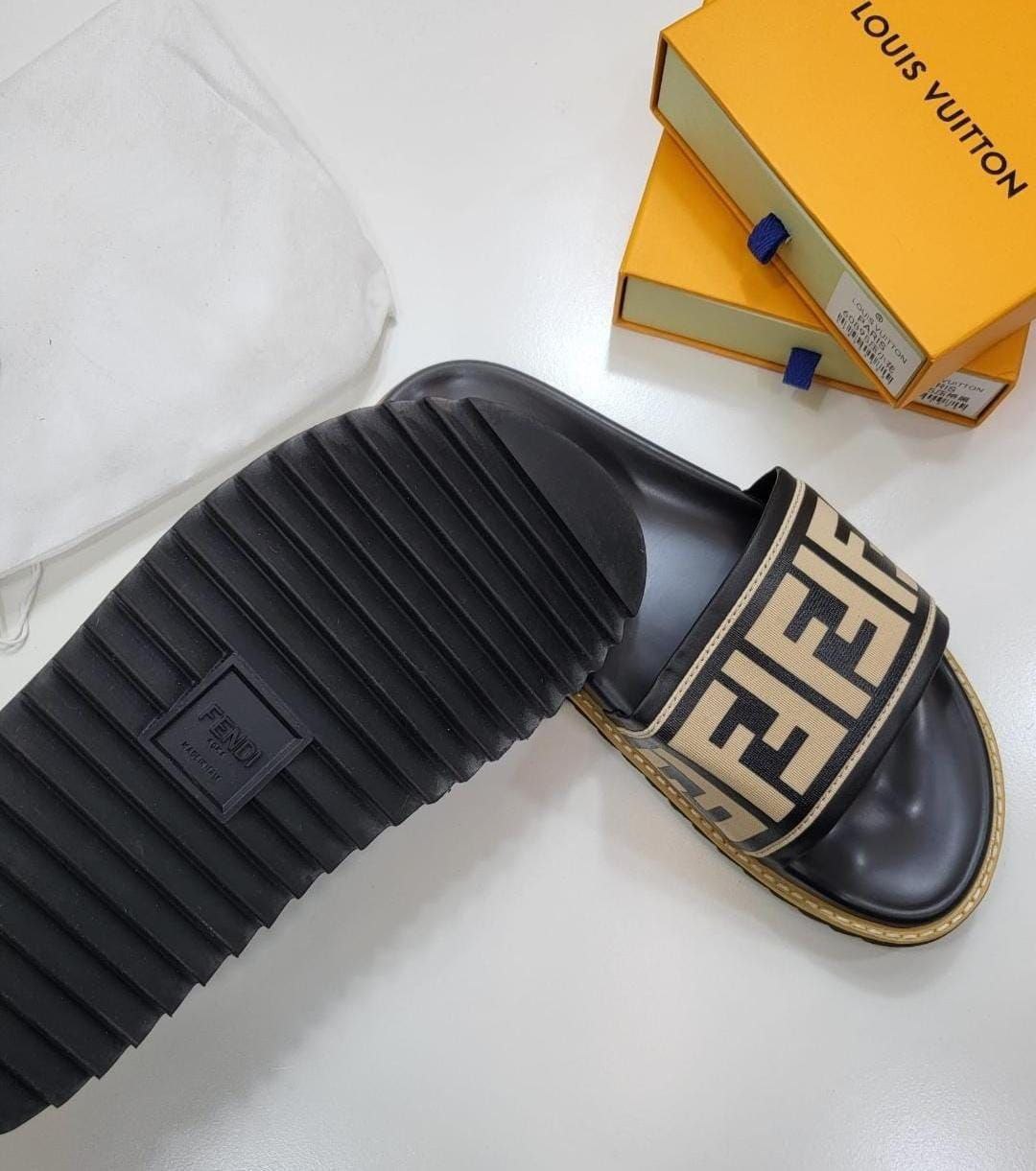 QUALITY FEND SLIDDERS WITH DUST BAG ak2412