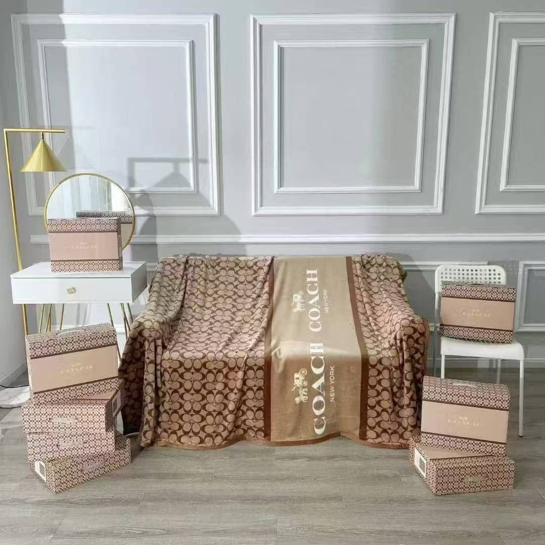 QUALITY THROW BLANKET WITH BOX ak2412