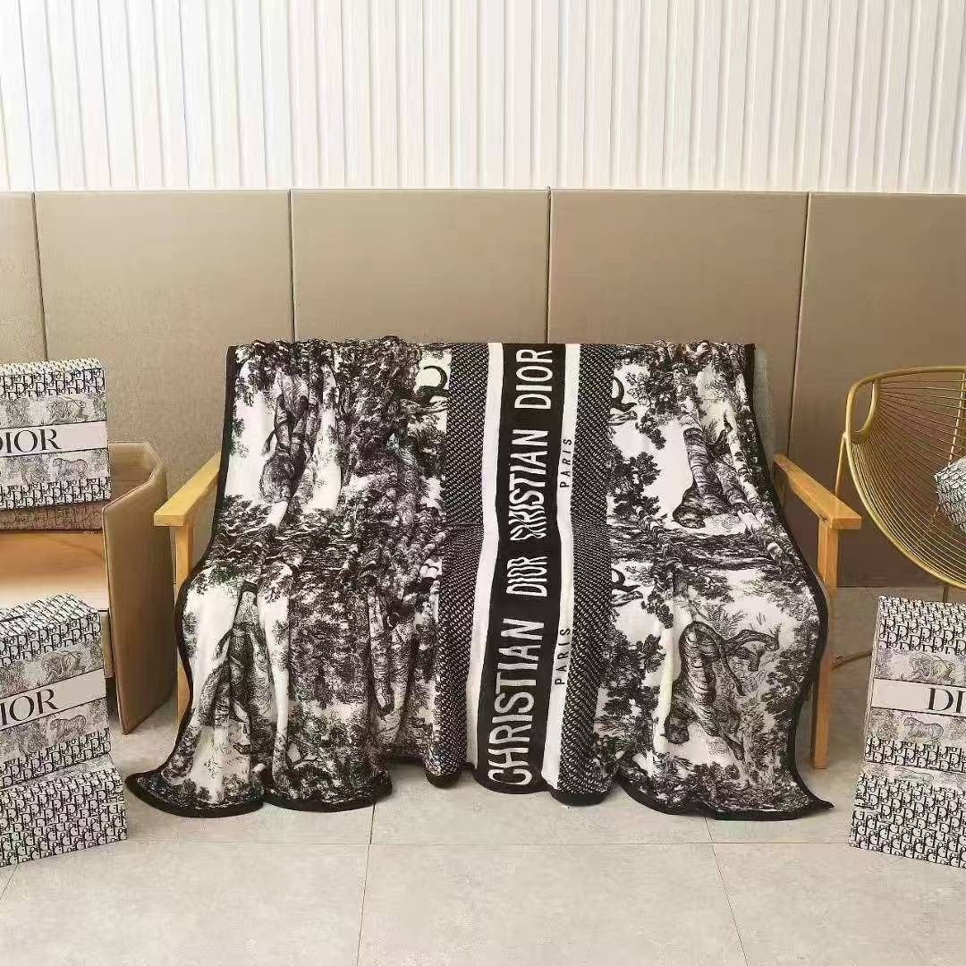 QUALITY THROW BLANKET WITH BOX ak2412