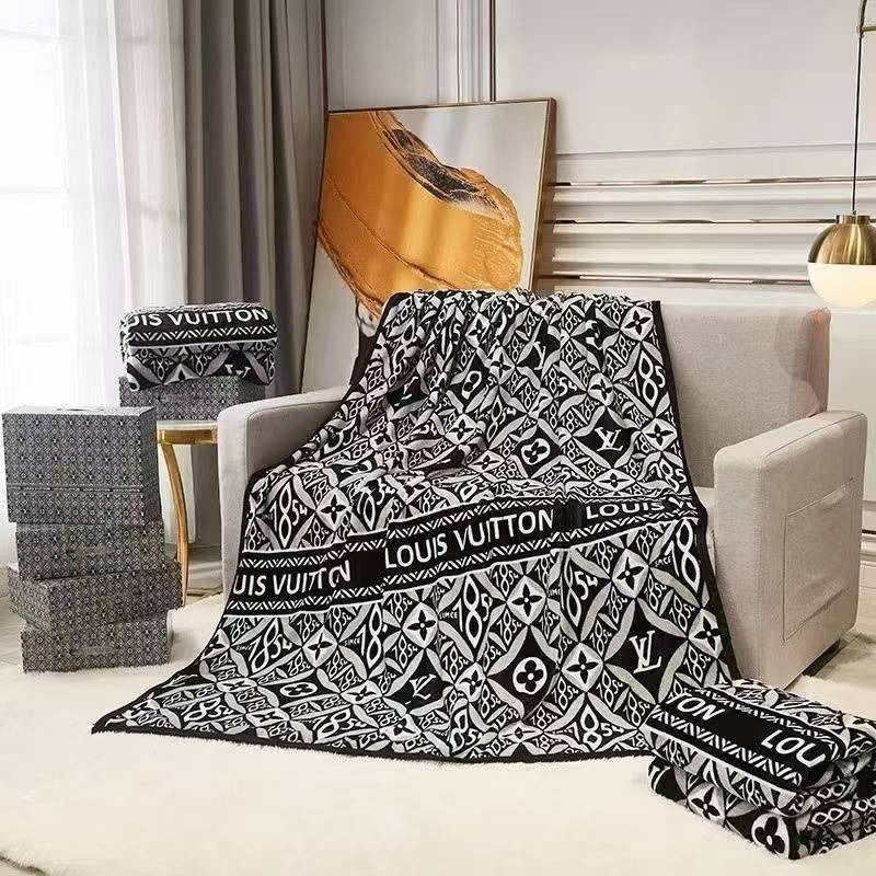 QUALITY THROW BLANKET WITH BOX ak2412