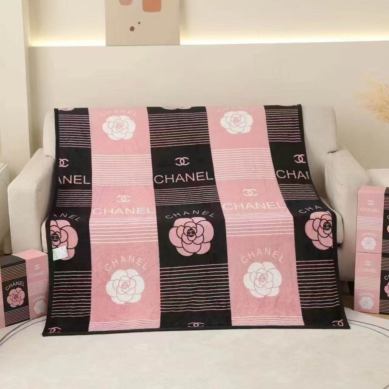 QUALITY THROW BLANKET WITH BOX ak2412