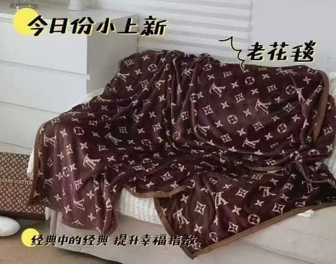 QUALITY THROW BLANKET WITH BOX ak2412