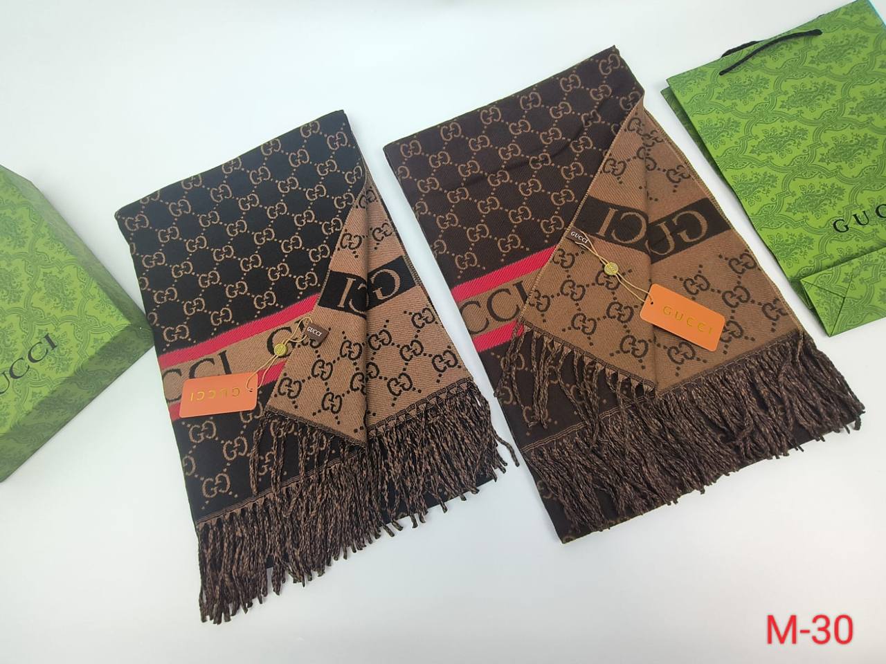 Gucc scarfs with box and carrier bag sa1809
