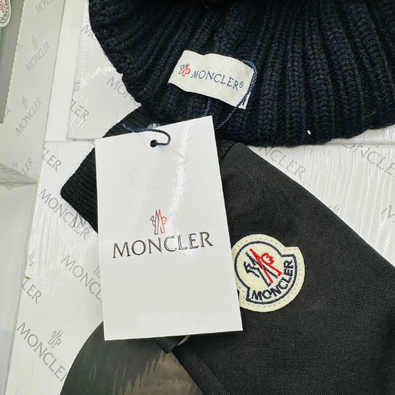 MONCLE HAD AND GlOVES GIFT SET to1809