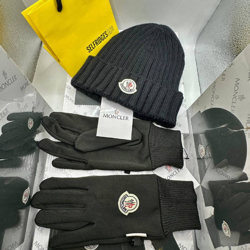 MONCLE HAD AND GlOVES GIFT SET to1809