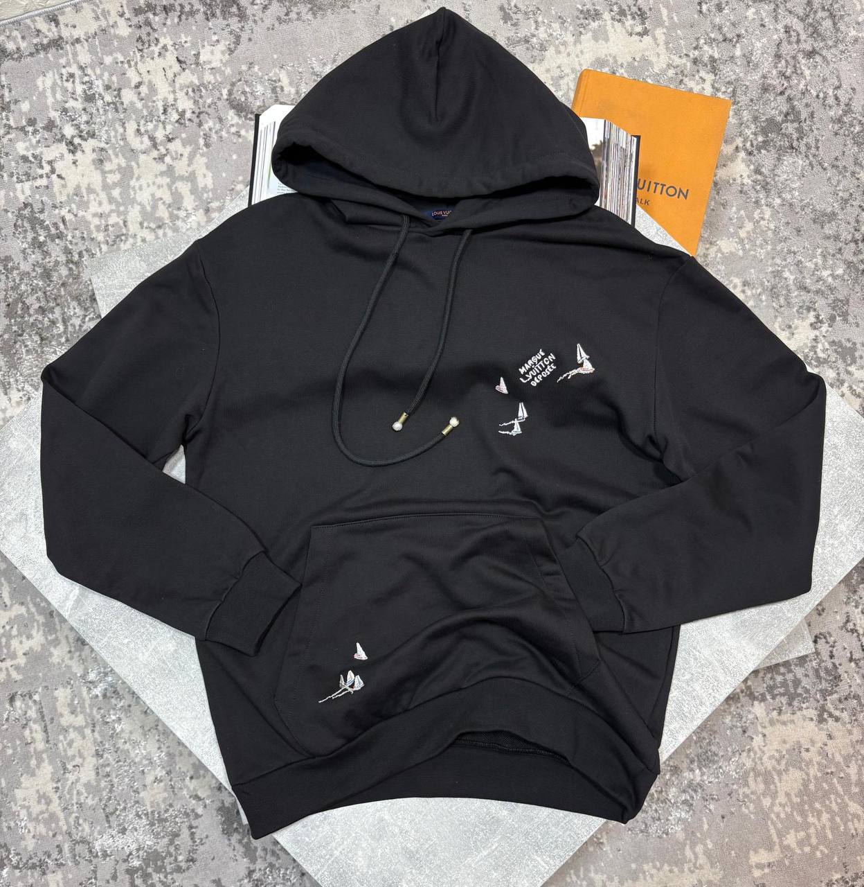 LVE Hoodie aj2109